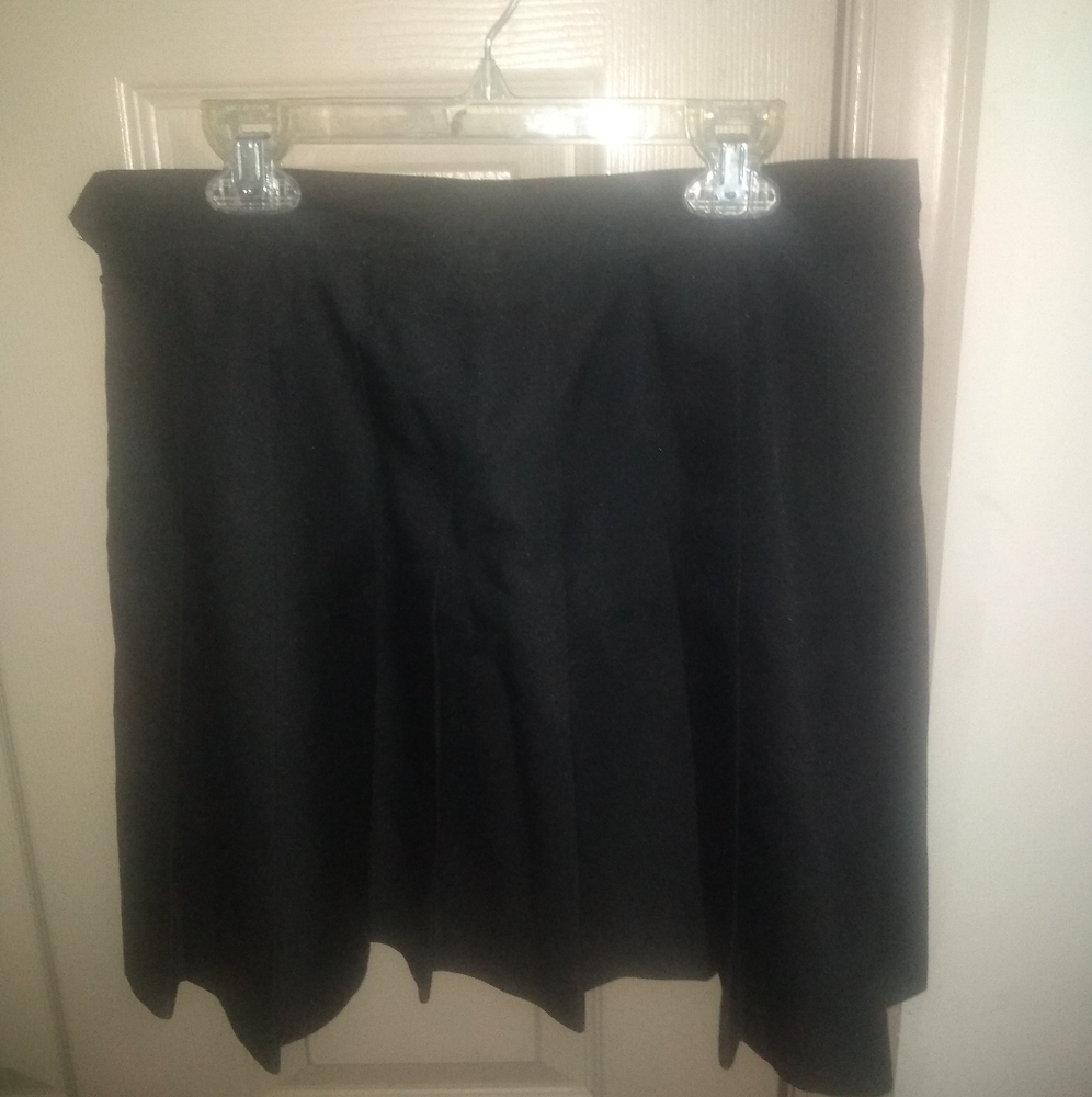 American Apparel short pleated skirt